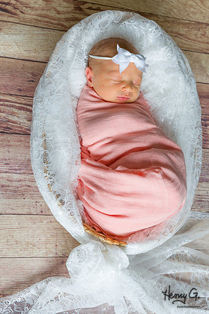 Madelyn_Newborn-10